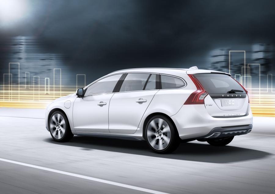  Volvo V60 Plug-in Hybrid 2011 года  (фото 33 из 68)